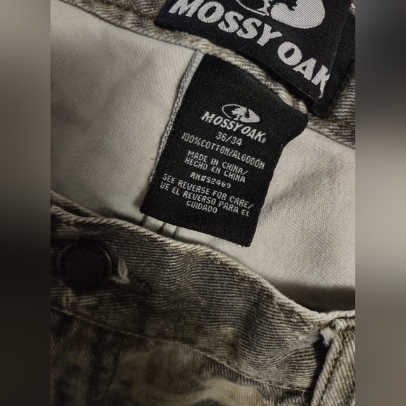 Men's Mossy Oak Camo Jeans - Picture 2 of 3